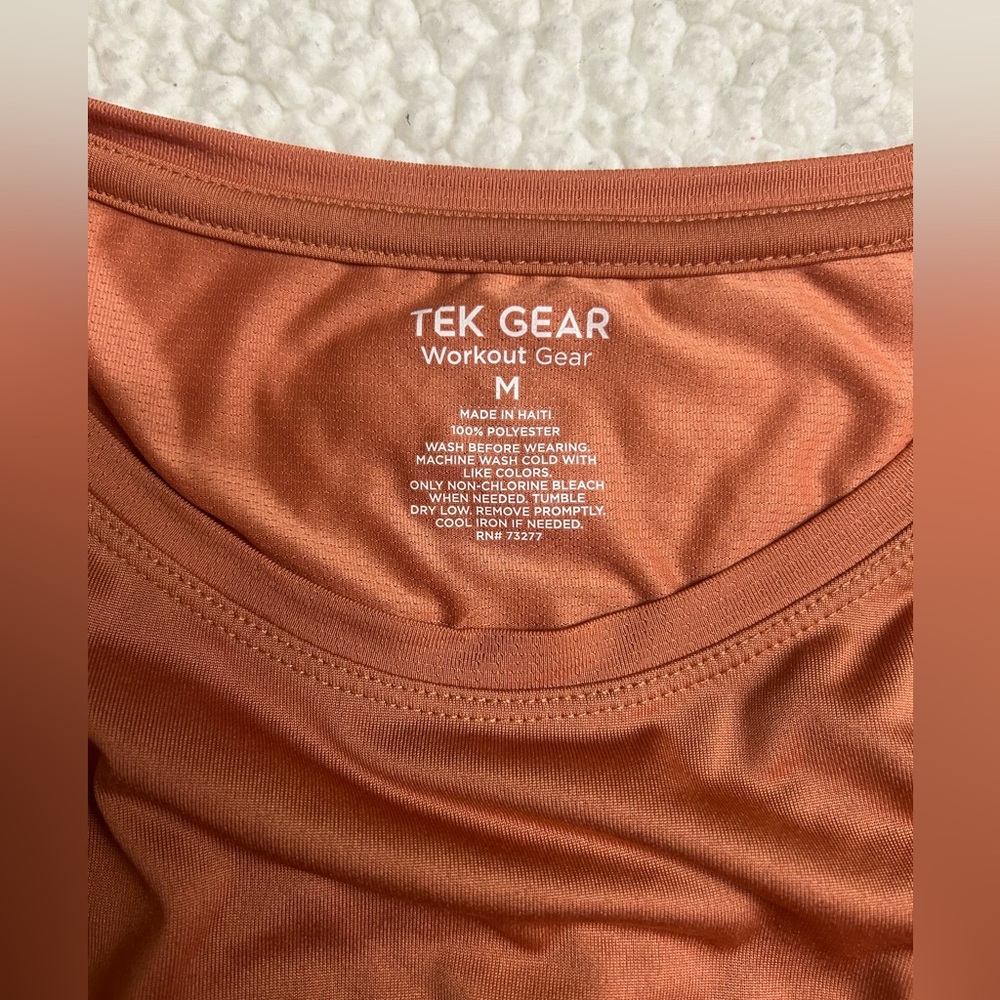Tek Gear Pecan Short Sleeve Workout Tee Size M - Picture 3 of 4